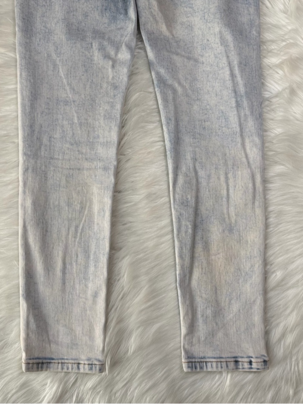Chipre Ethos High-Waisted Skinny Jean - Picture 13 of 14